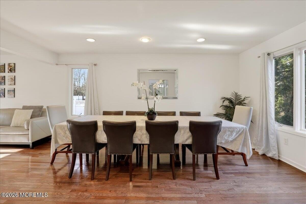 57 Jamestown Rd - Photo 3 of 33