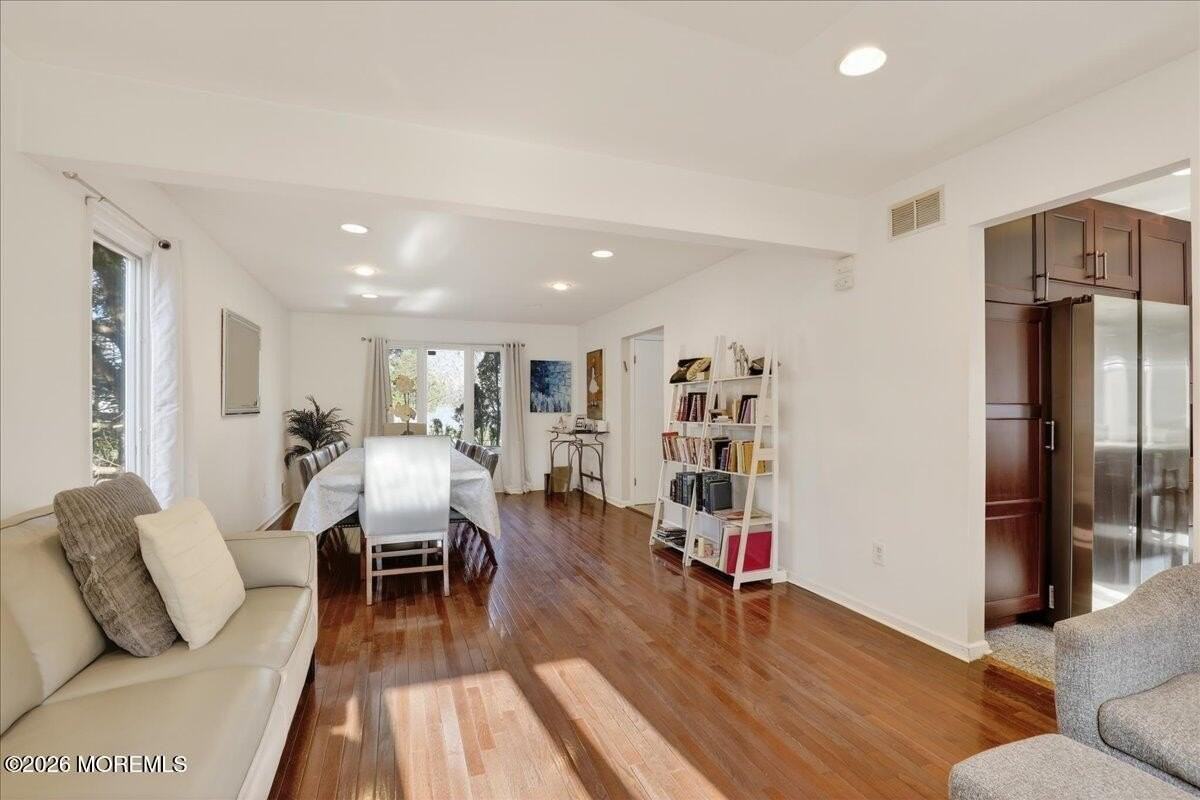 57 Jamestown Rd - Photo 6 of 33