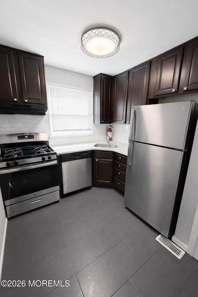 18 Ginger Ct - Photo 5 of 14