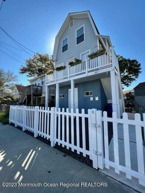 80 Center Ave Apt B - Photo 2 of 27