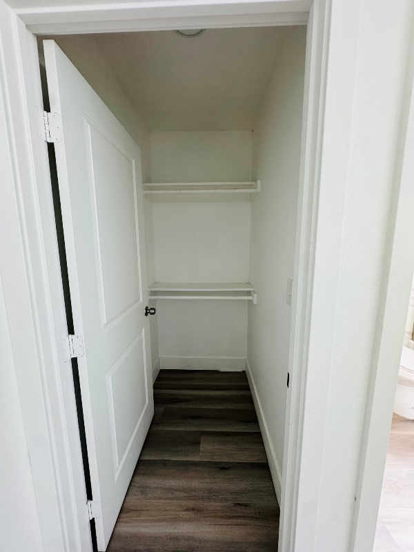 215 E 29th St - Photo 2 of 11