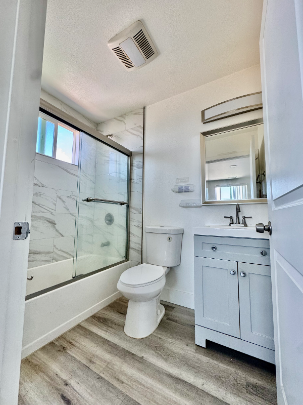 215 E 29th St - Photo 3 of 11