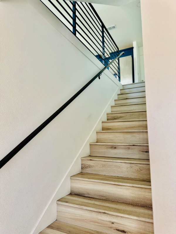 215 E 29th St - Photo 6 of 11