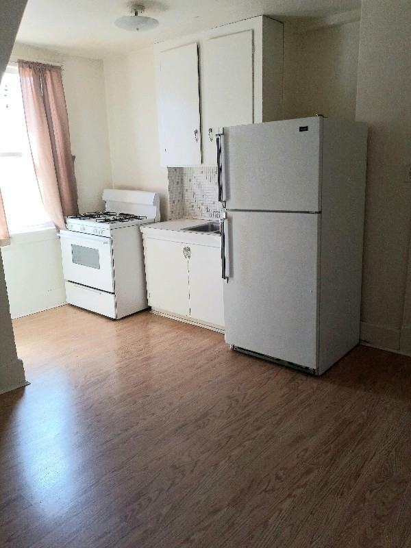 1631 Claremont Ave - Photo 3 of 4