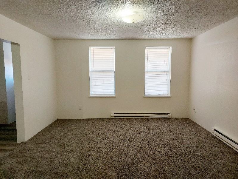 1010 E Evans Ave - Photo 6 of 11