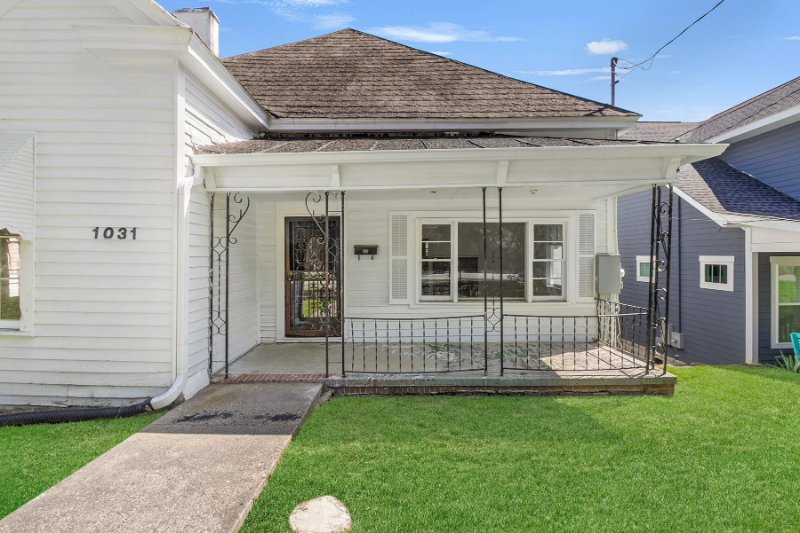 1031 Ash St - Photo 2 of 20