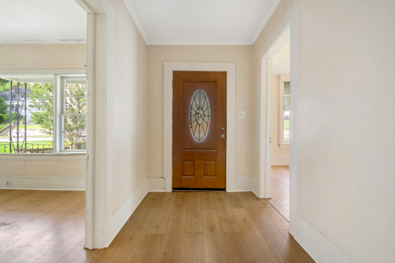 1031 Ash St - Photo 4 of 20