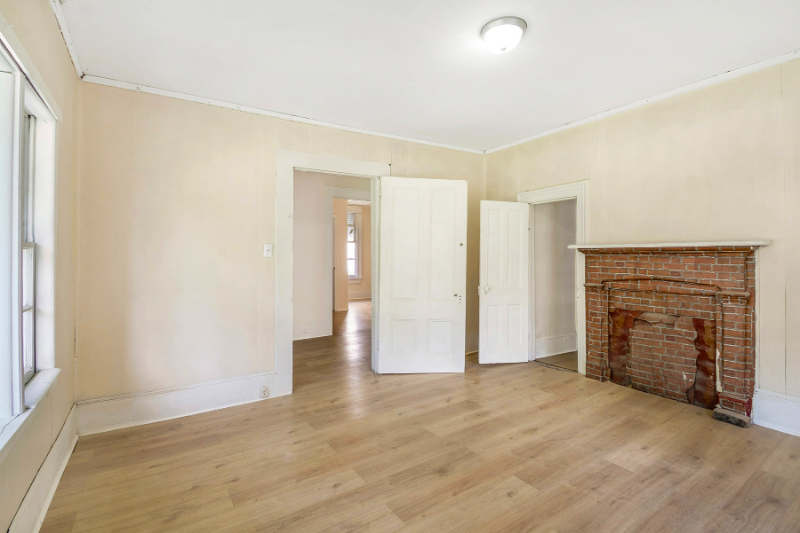 1031 Ash St - Photo 6 of 20
