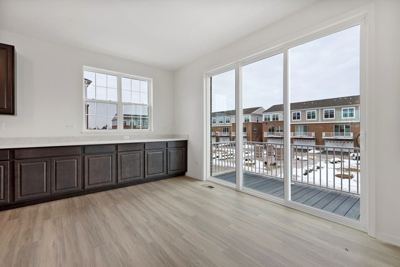 2929 Showplace Dr - Photo 6 of 16