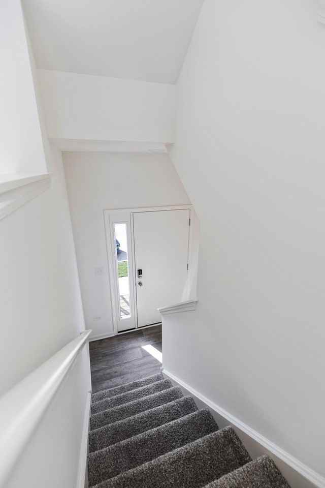 1274 Catalina Ct - Photo 4 of 20