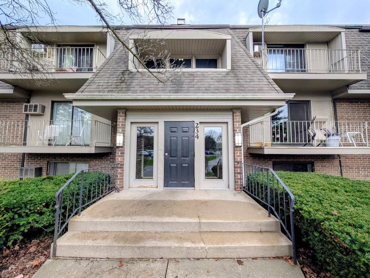 234 E Bailey Rd Apt D - Photo 2 of 19