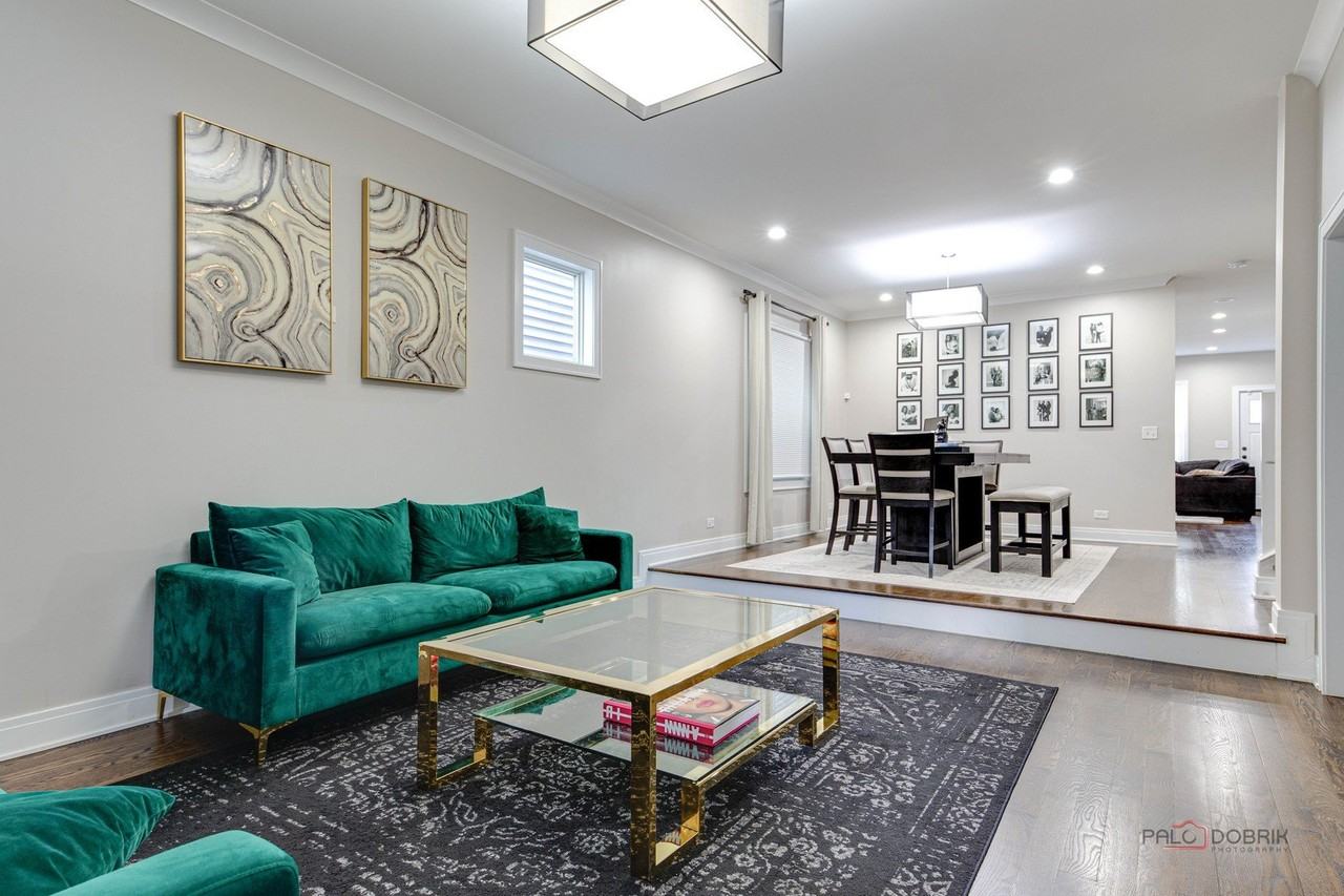 3931 S Wells St - Photo 4 of 21