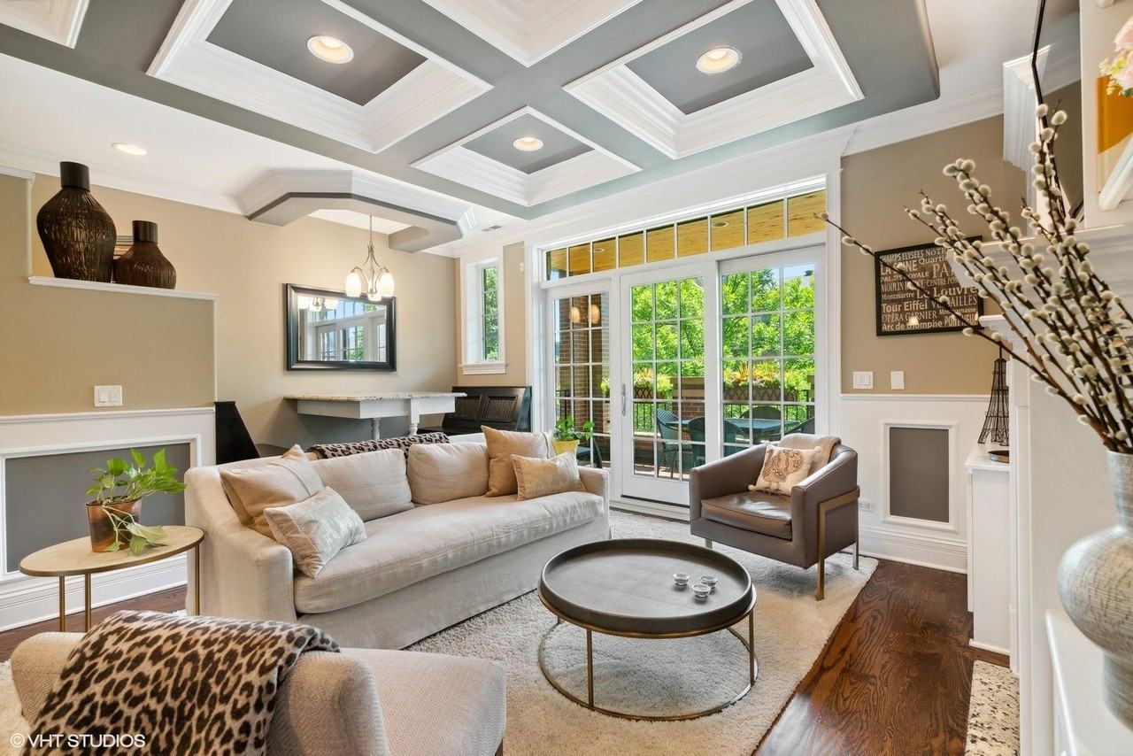 1022 W Diversey Pkwy Apt 2 - Photo 2 of 17