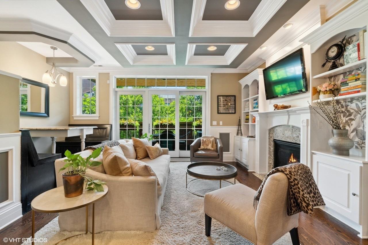 1022 W Diversey Pkwy Apt 2 - Photo 3 of 17