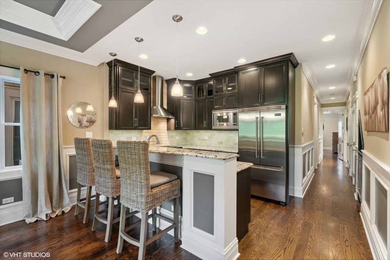 1022 W Diversey Pkwy Apt 2 - Photo 5 of 17