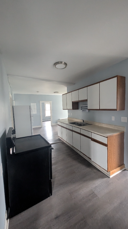 250 Madison Ave #4 - Photo 2 of 7