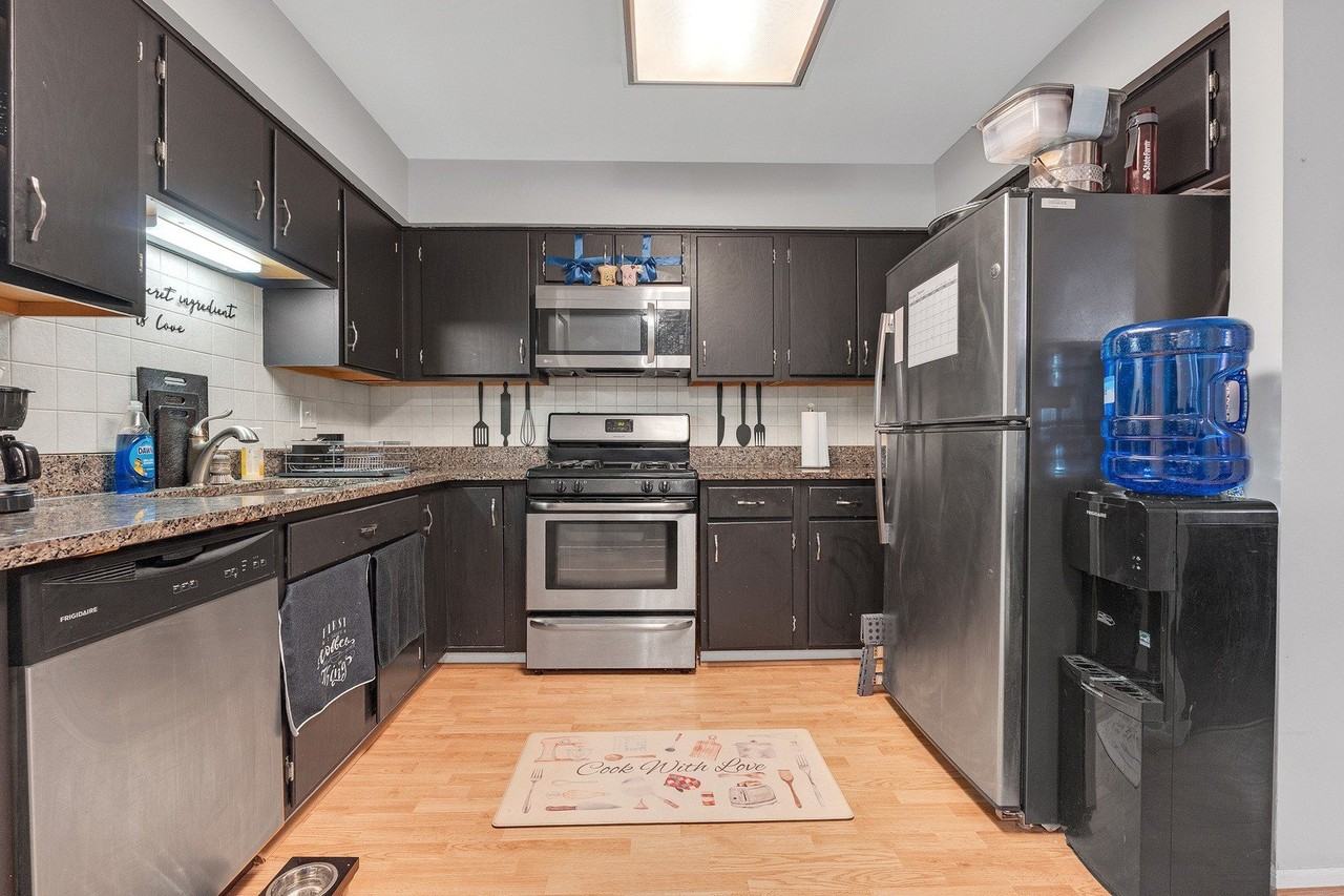 691 W Streamwood Blvd Unit A - Photo 5 of 14