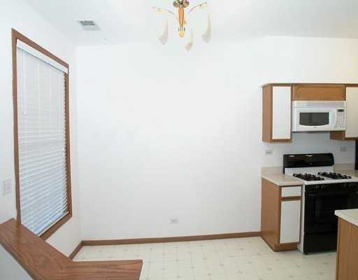 1062 Sheridan Cir - Photo 7 of 17