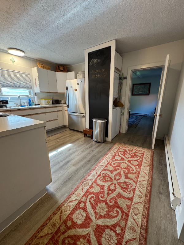 1047 Columbia Ave #A - Photo 2 of 11