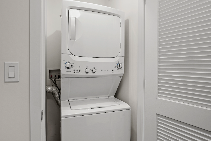 152 W Superior St - Photo 6 of 15