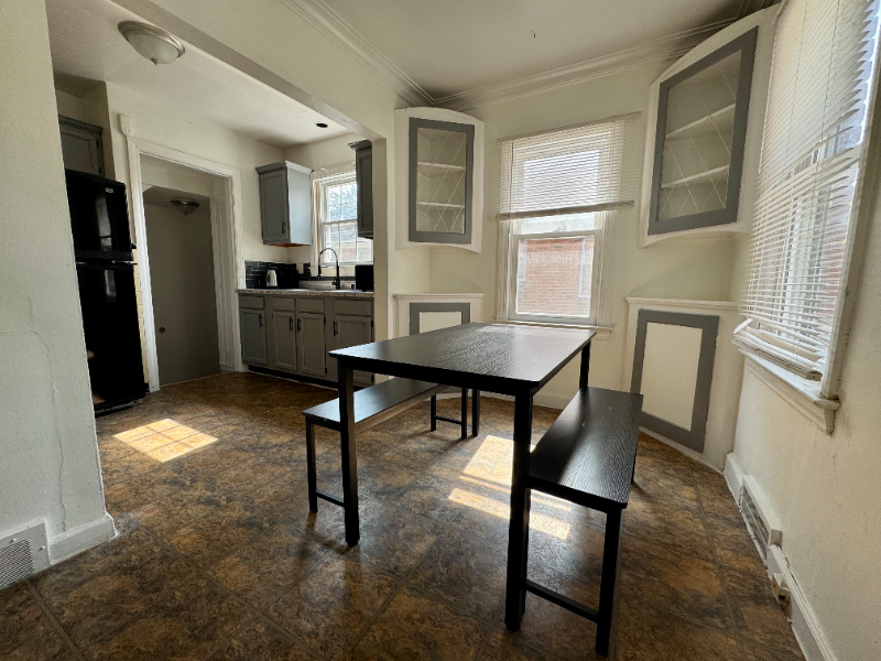 5284 Devonshire Rd - Photo 6 of 8