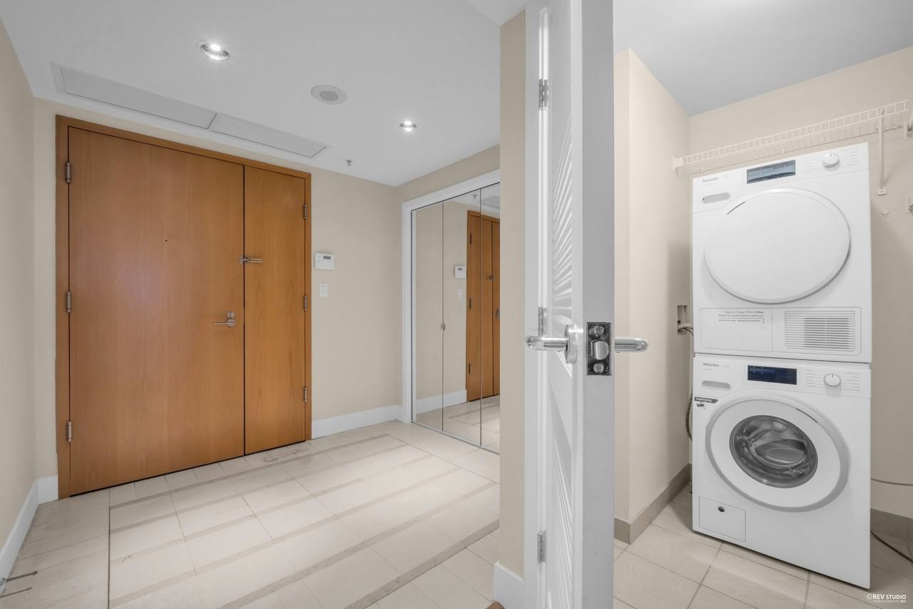 590 Nicola Street #6XX - Photo 6 of 37