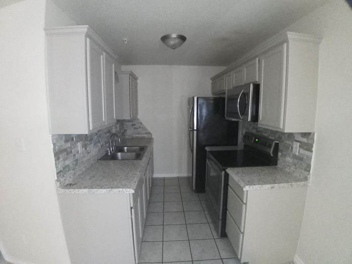 401 Sunset Ln #D - Photo 4 of 8