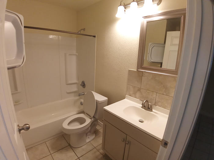 401 Sunset Ln #D - Photo 7 of 8