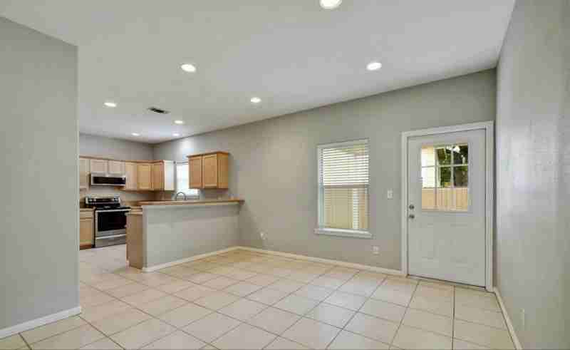 622 Dartmouth St - Photo 7 of 13