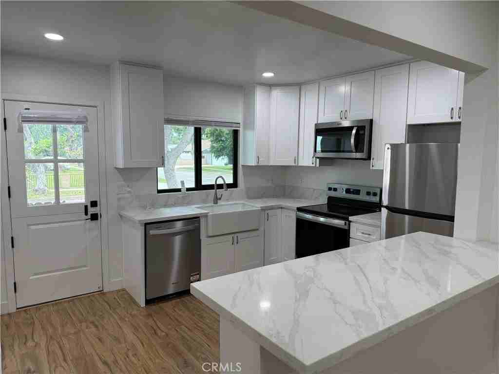 15328 Flatbush Ave - Photo 3 of 13