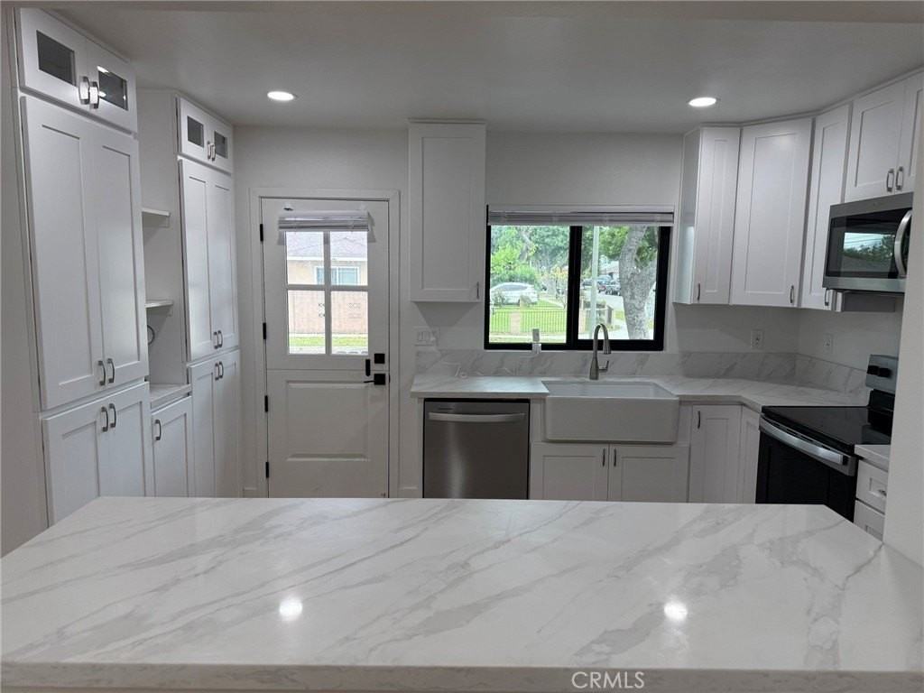 15328 Flatbush Ave - Photo 4 of 13