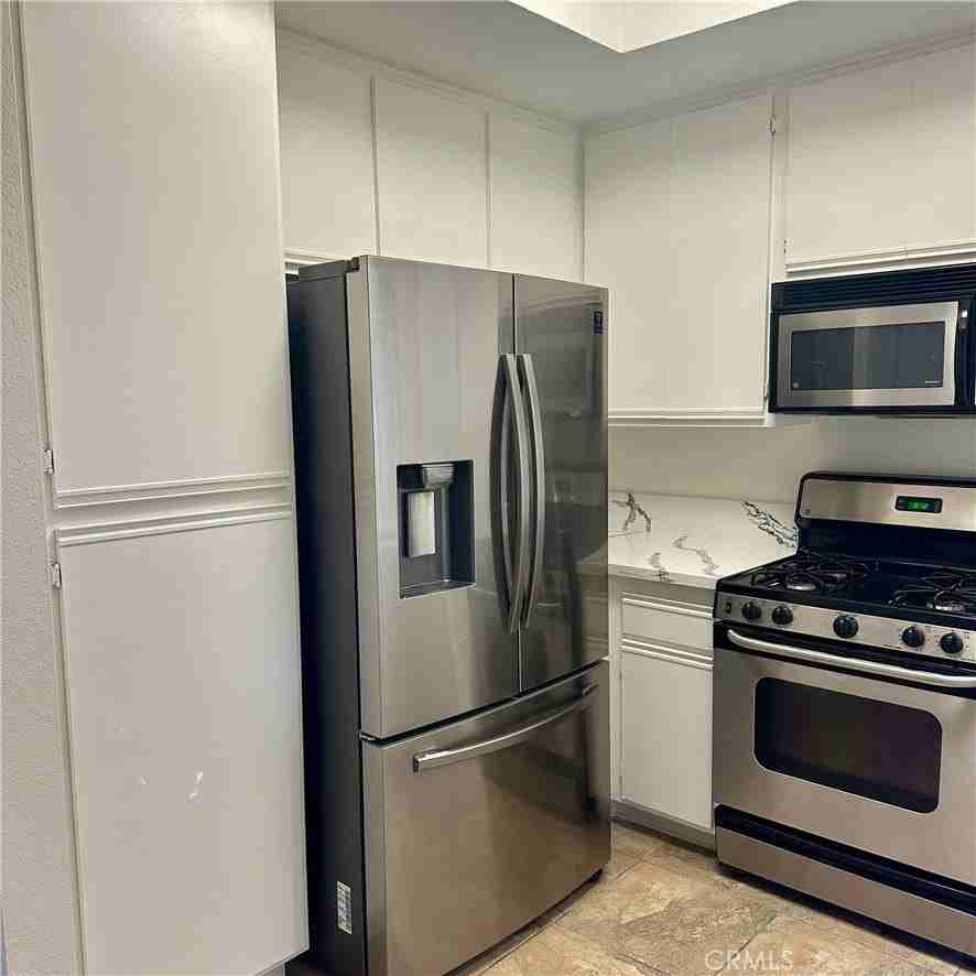 30902 Clubhouse Dr #19B - Photo 4 of 10