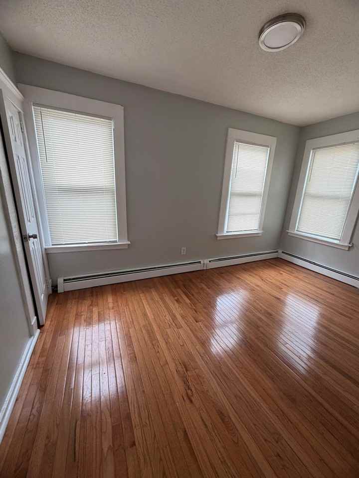 141 County St #2 - Photo 4 of 5