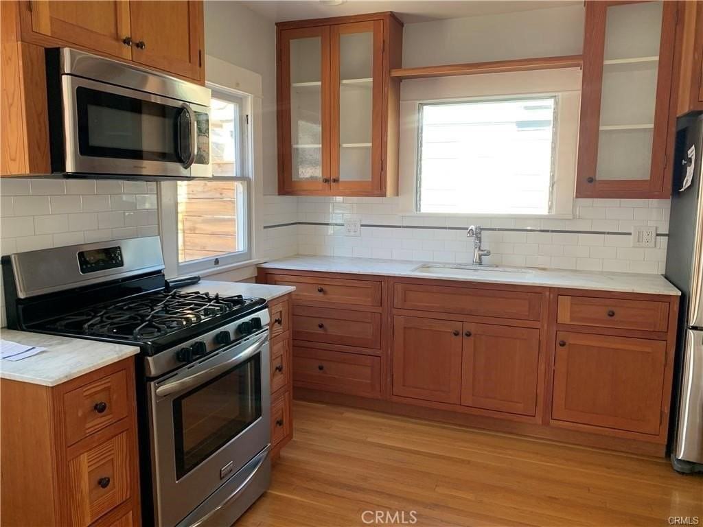 415 Malvern Ave - Photo 5 of 14