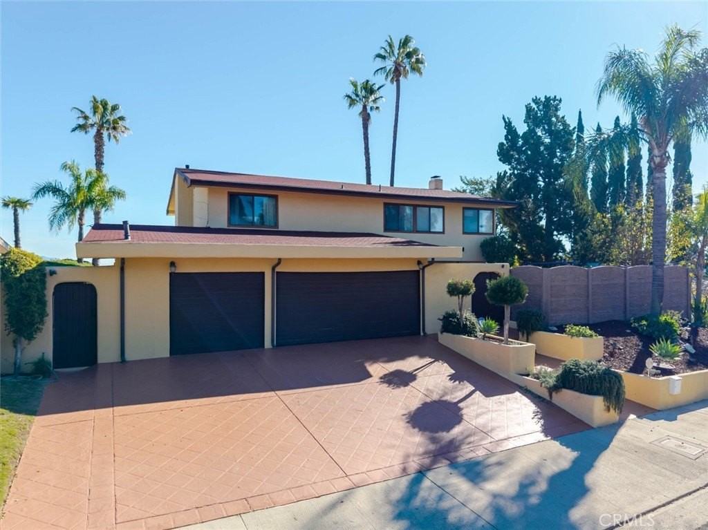 6022 Maury Ave - Photo 3 of 45