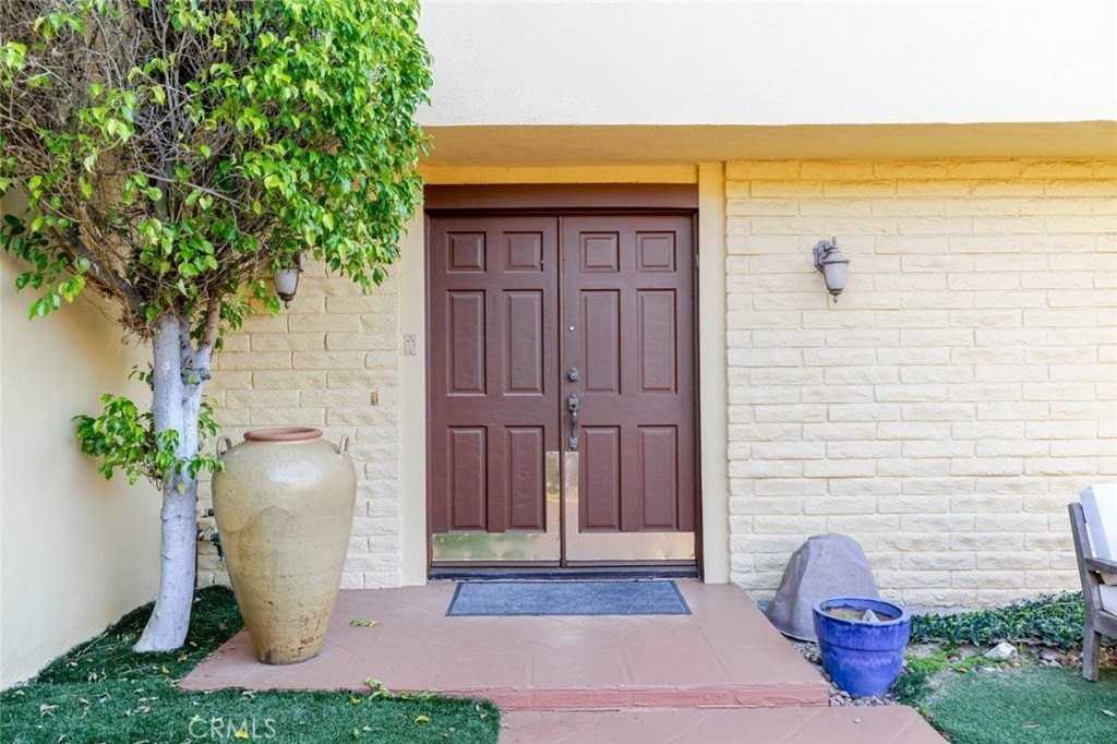 6022 Maury Ave - Photo 5 of 45