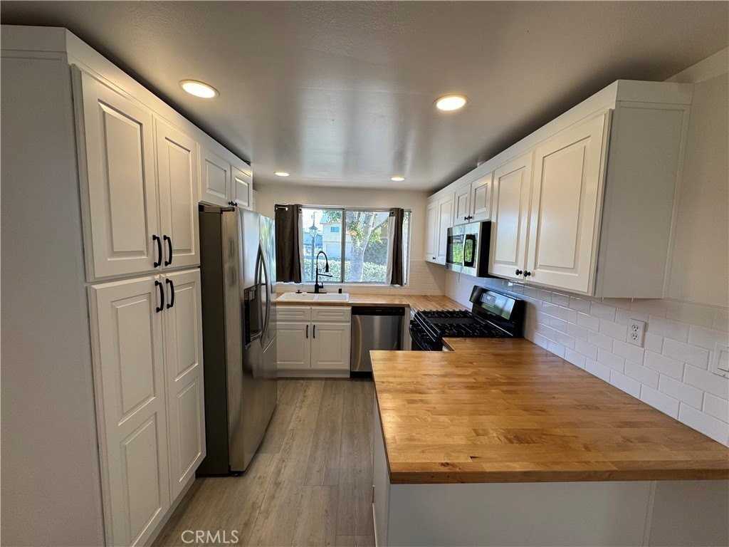 8435 Columbus Ave #17 - Photo 7 of 23