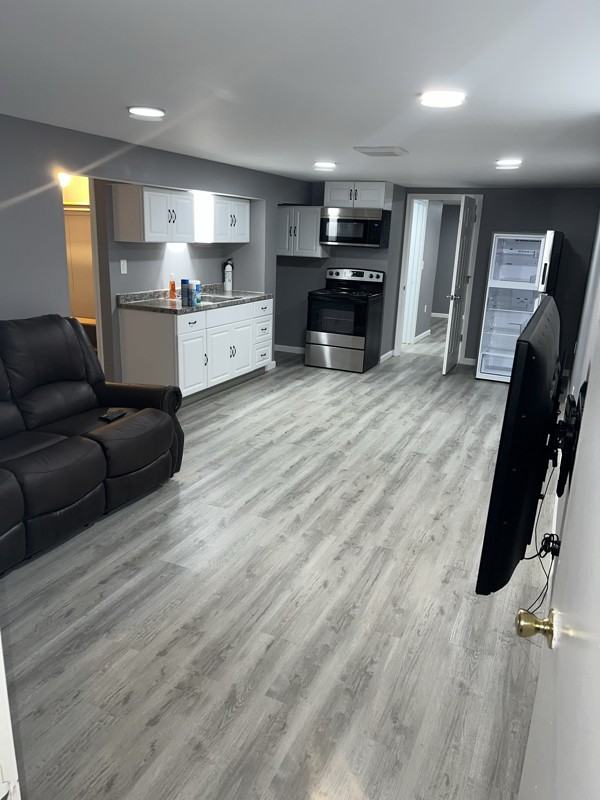 1804 W Livingston St