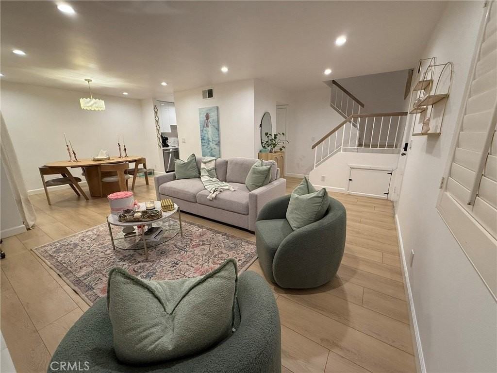 22139 Burbank Blvd - Photo 6 of 27