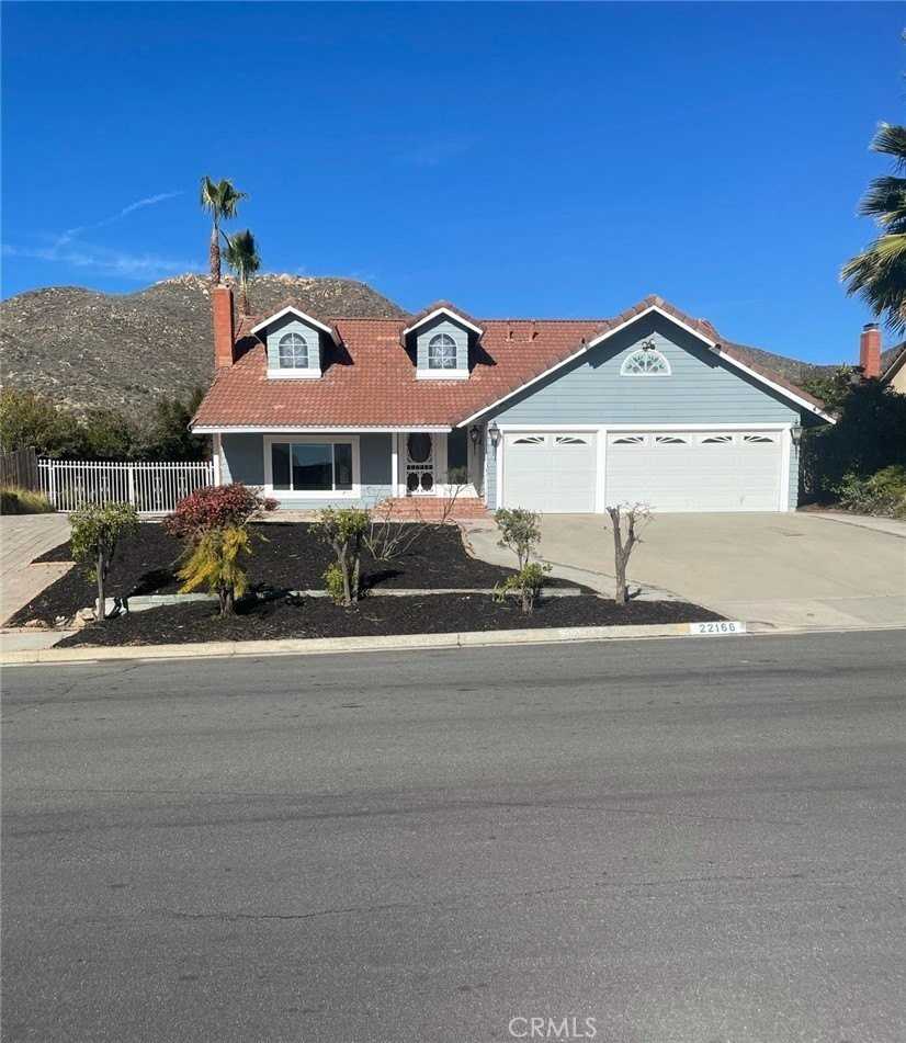 22166 Woodcreek Ln - Photo 2 of 18