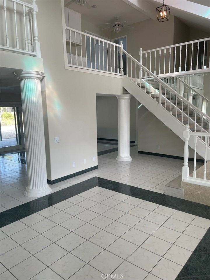 22166 Woodcreek Ln - Photo 4 of 18