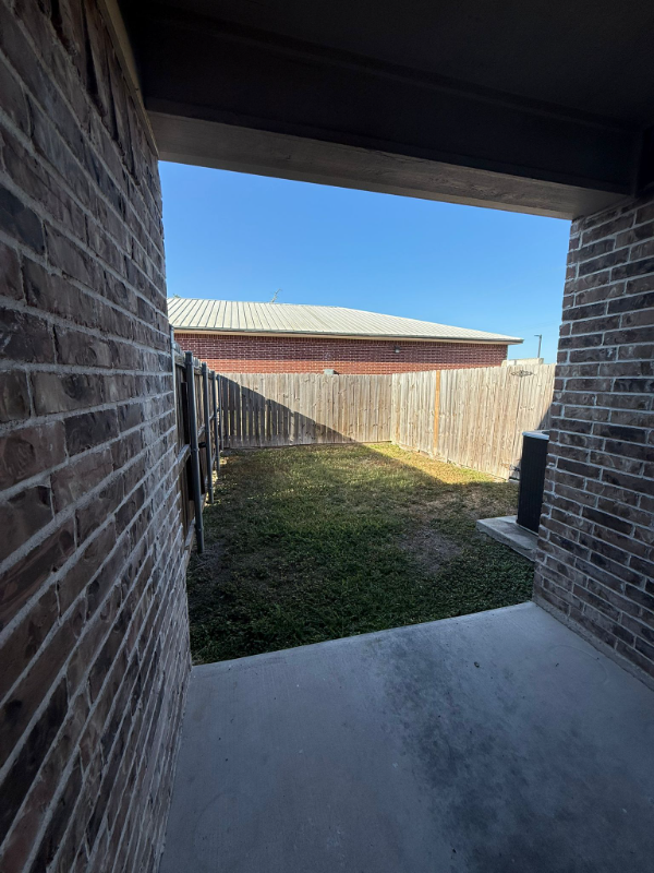 2502 E Franklin Ave #7 - Photo 3 of 11