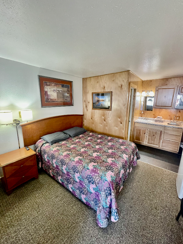 102 N Maple Ave - Photo 5 of 11