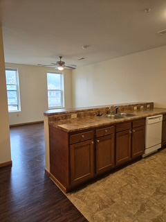 525 10th St W - Photo 2 of 10