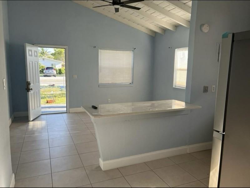 519 Nw 10th Ave #B - Photo 7 of 8