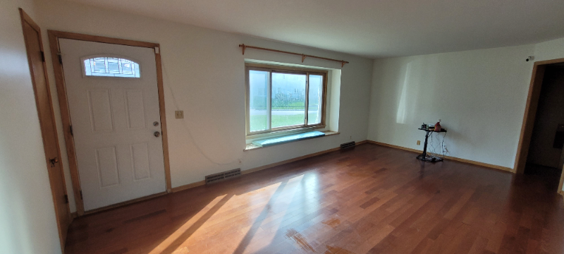 7602 Parker St - Photo 3 of 29