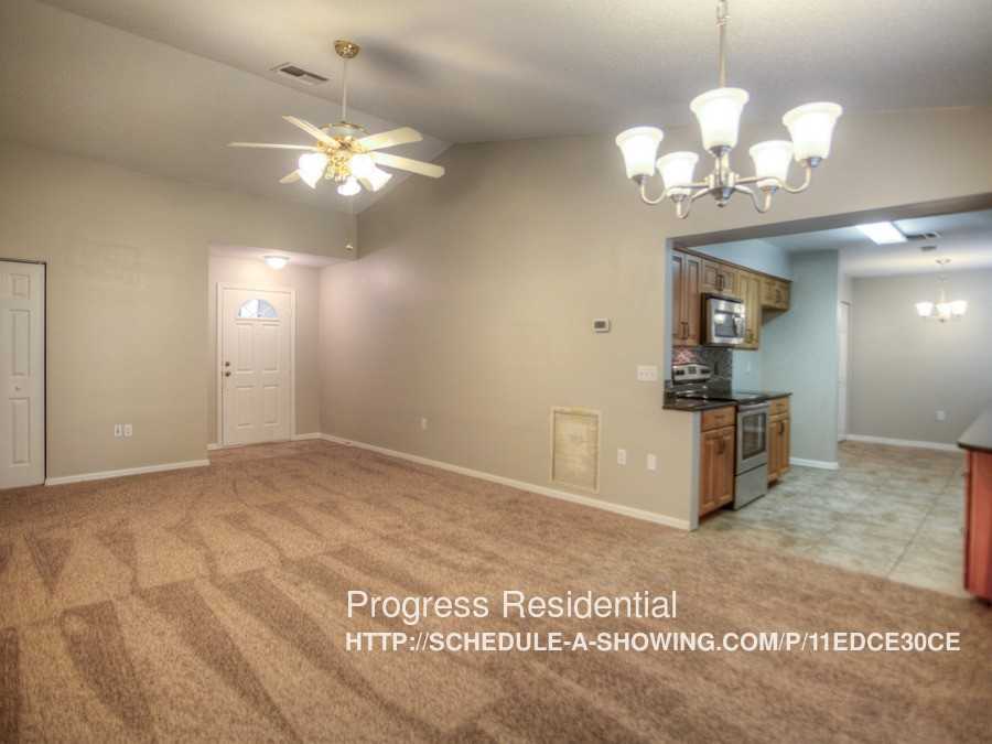 909 Sandywood Dr - Photo 2 of 11