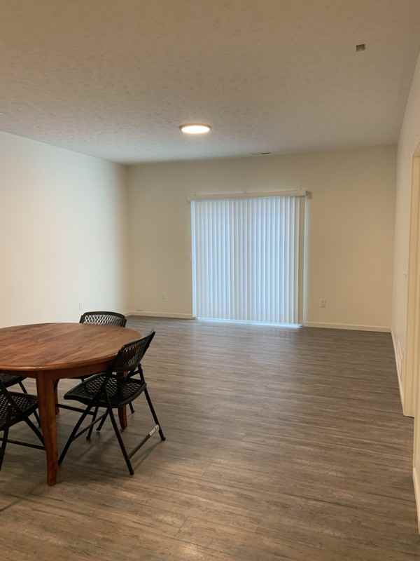 456 Westside Dr #4 - Photo 3 of 8