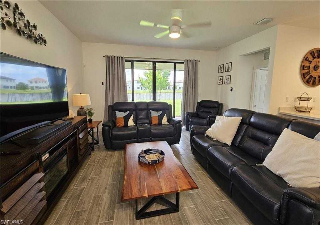 5032 Arancia Ln - Photo 4 of 44