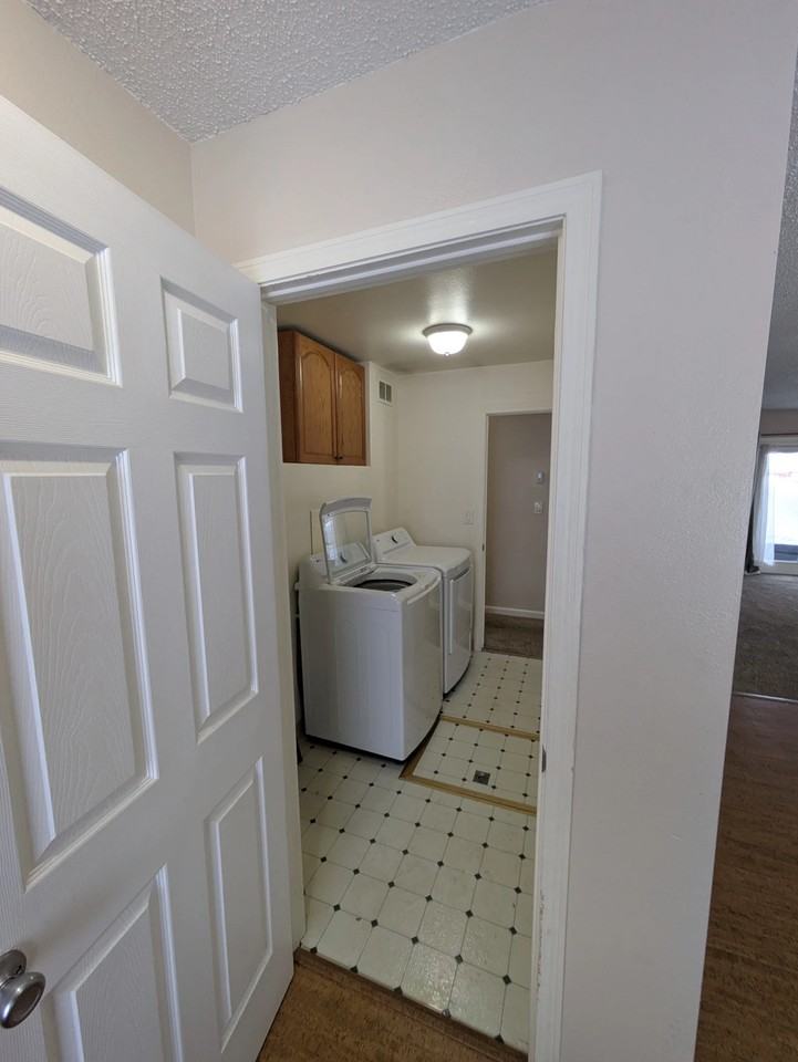 1605 Sanya Cir #4 - Photo 6 of 17